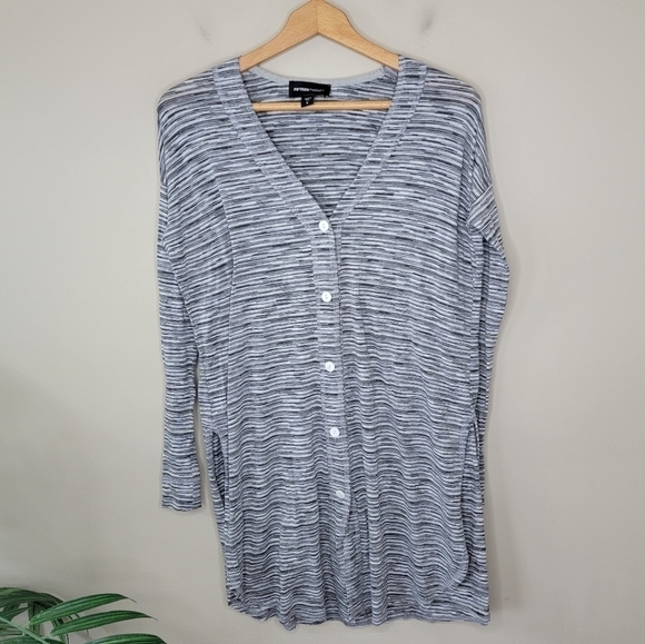 Fifteen Twenty | Gray Space Dye Striped Button V-neck Cardigan Size Small - Picture 2 of 6